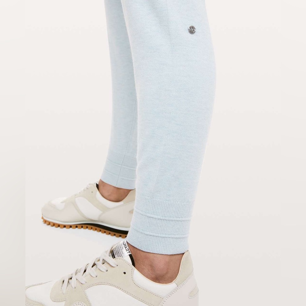 Lululemon Apres Your Way Jogger *29"
Heathered Starlight - Picture 5 of 5